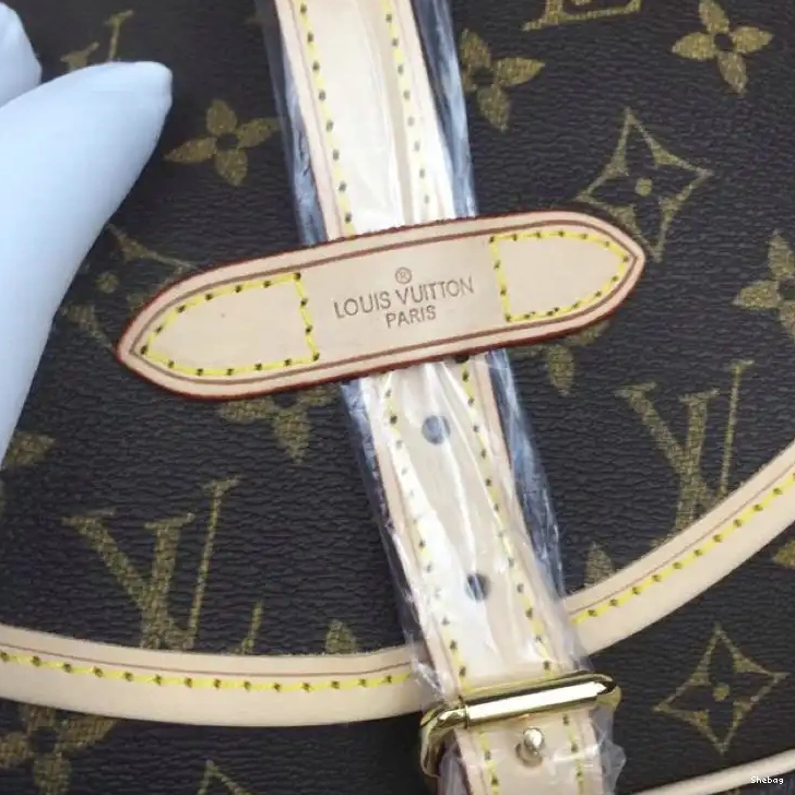 LV 19T1L0133 Bags 0615